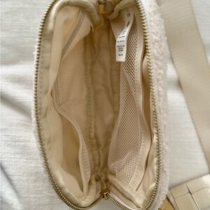 Lulu Lemon Croosbody Bag